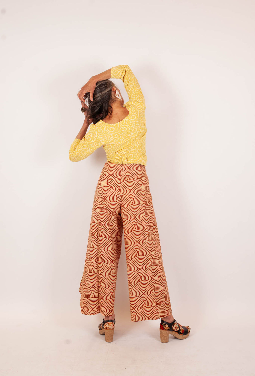 Pantalon SARASWATI - Coton bio - Imprimé UTHANA (élévation)