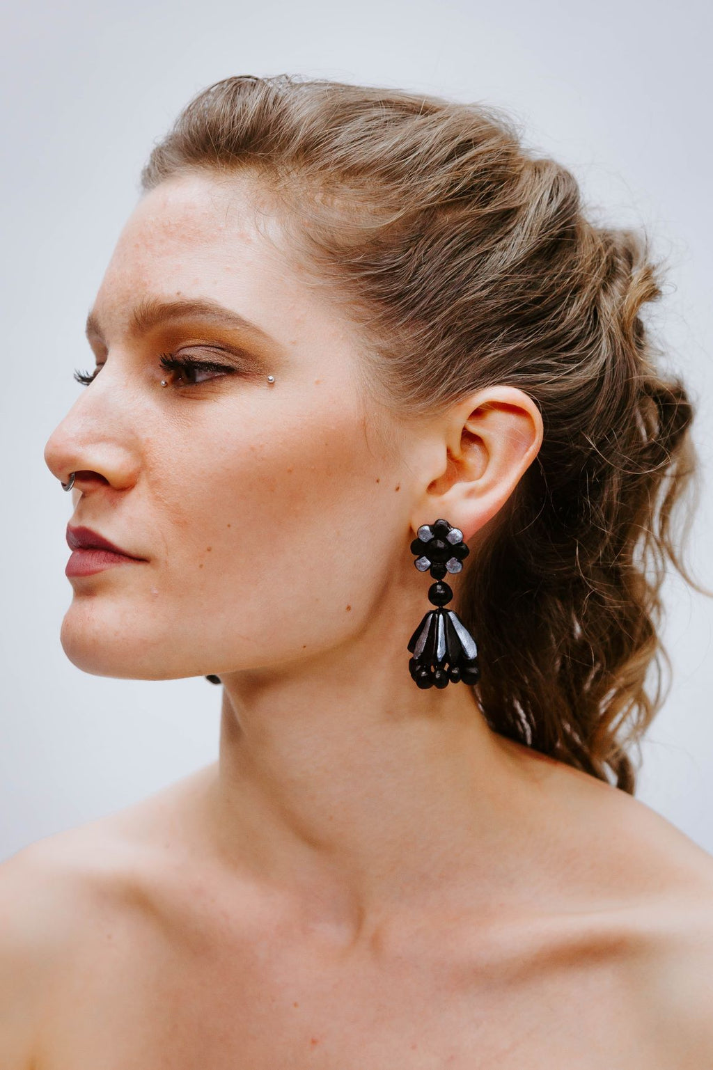 BI Black - Silver Flower - Boucles d'oreilles - Azaadi, la mode responsable accessible