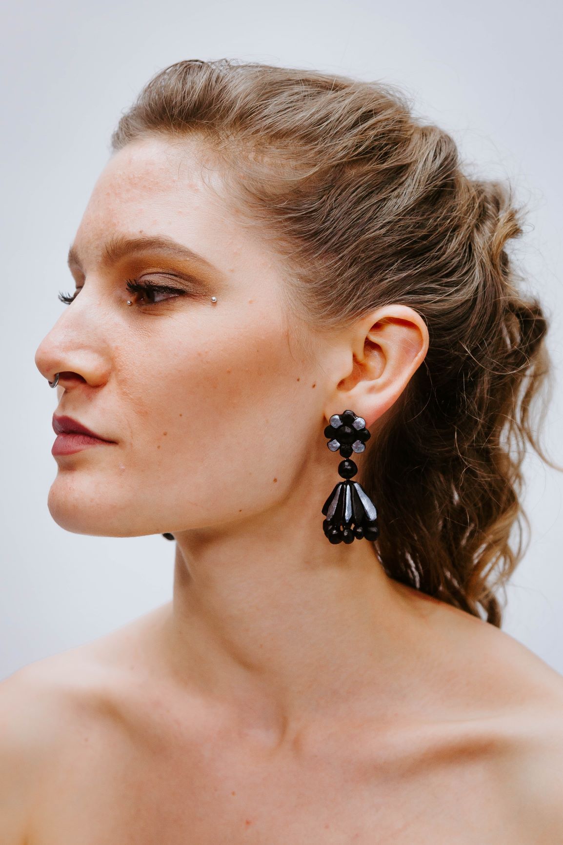BI Black - Silver Flower - Boucles d'oreilles - Azaadi, la mode responsable accessible