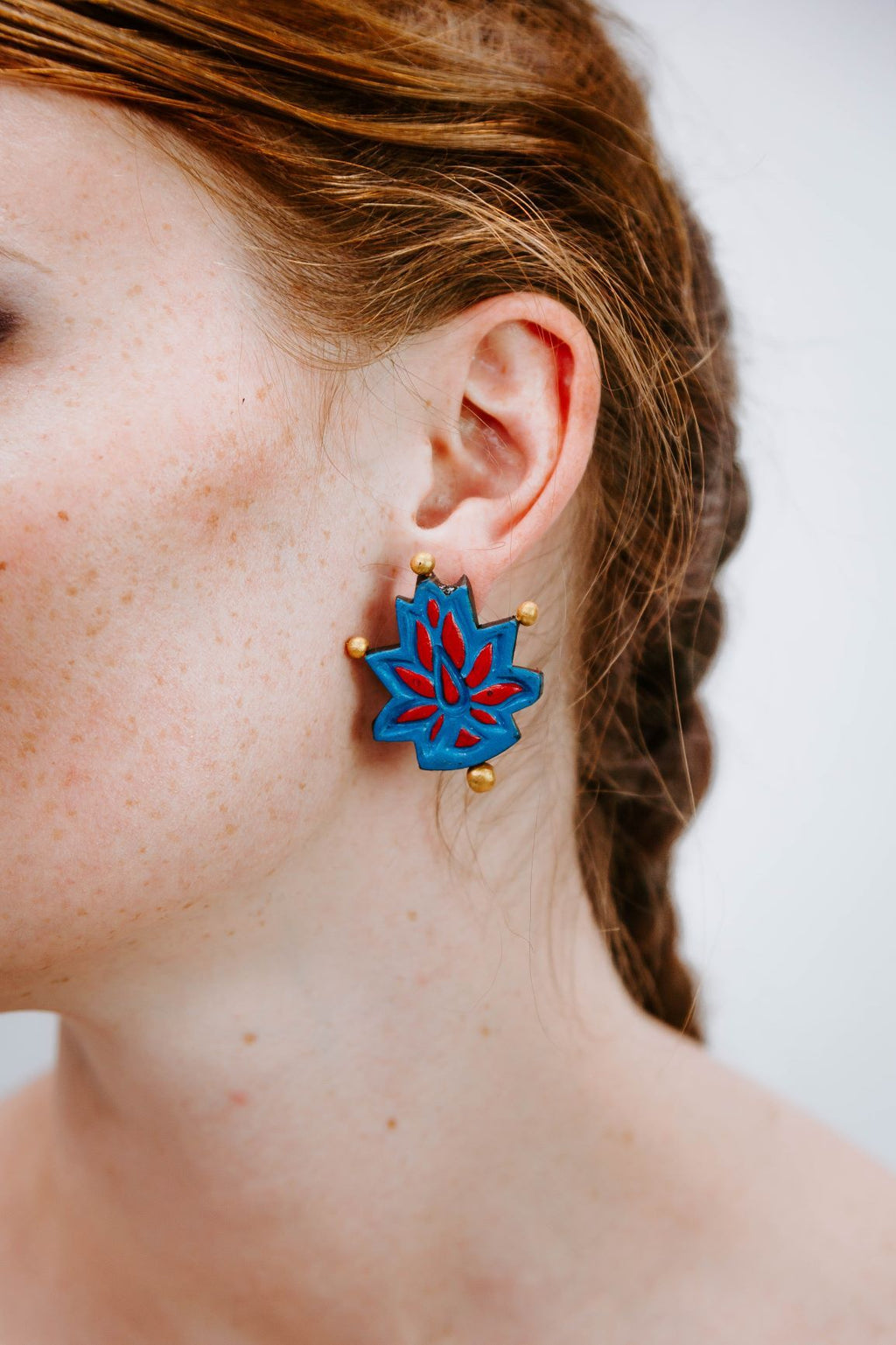 Block Lotus Bleu - Rouge - Boucles d'oreilles - Azaadi, la mode responsable accessible