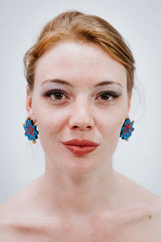 Block Lotus Bleu - Rouge - Boucles d'oreilles - Azaadi, la mode responsable accessible
