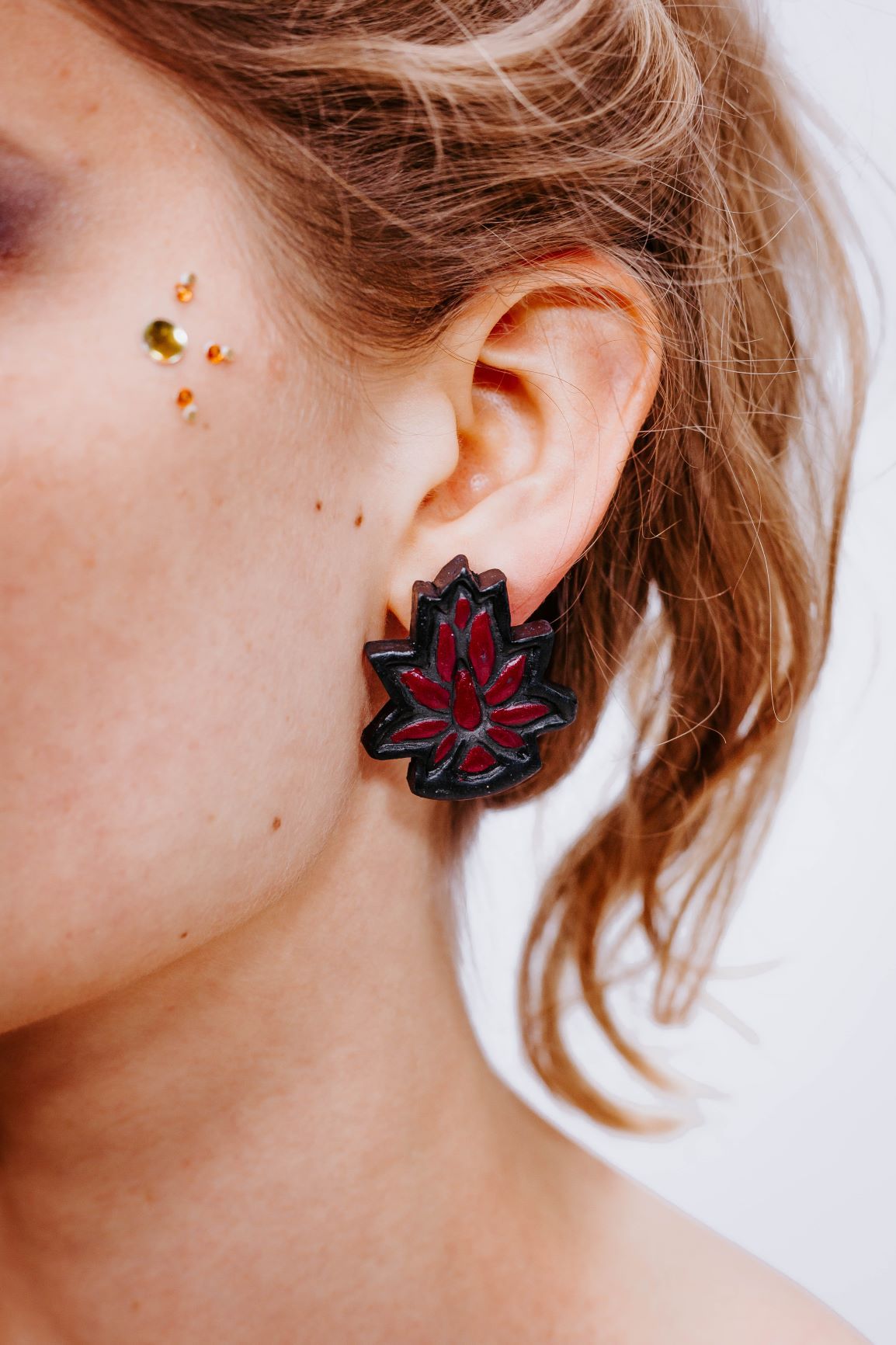Block Lotus Noir - Bordeaux - Boucles d'oreilles - Azaadi, la mode responsable accessible