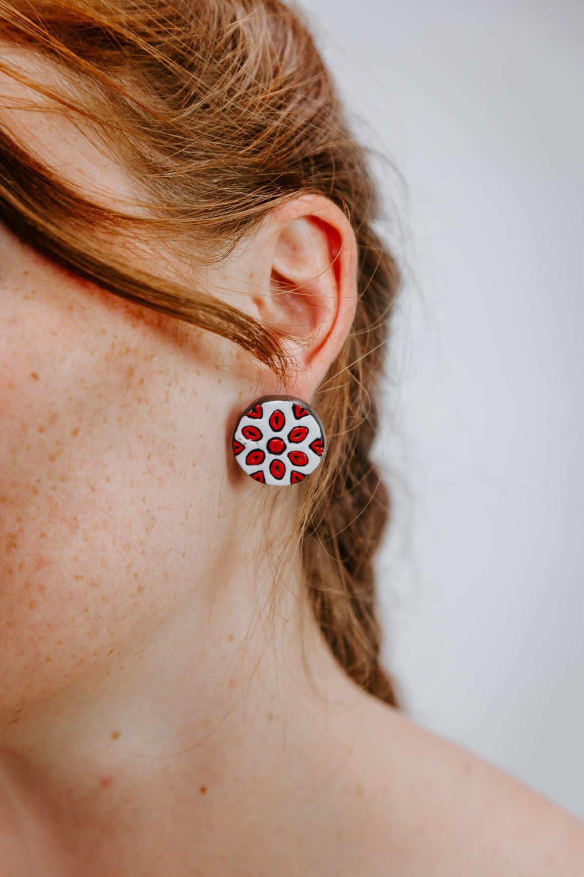 Indian Wheel Red - White - Boucles d'oreilles - Azaadi, la mode responsable accessible