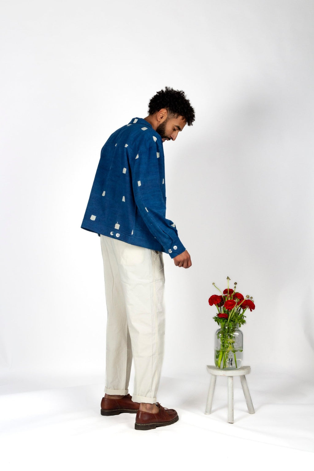 Veste SKANDA - Denim bio - Imprimé Indigo Dabu - Azaadi, la mode responsable accessible